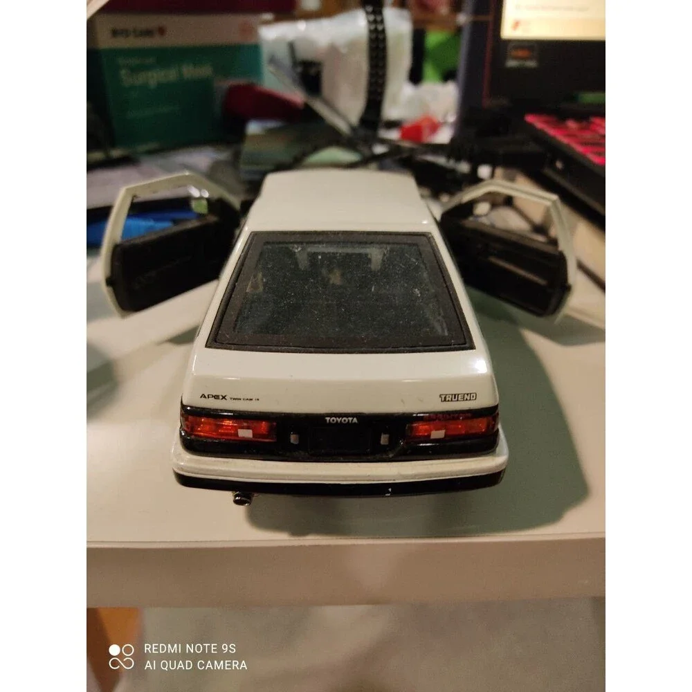 Initial D Toyota Trueno AE86 1/24 *Custom painted (Used & No Box) Jada Toys